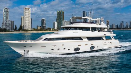 108' Custom Line 2015 Yacht For Sale